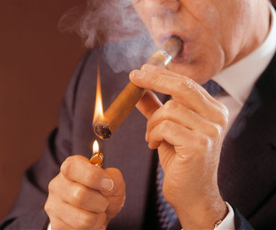 https://www.cigarmaxx.de/images/cigarmaxx/wissenswertes/zigarre-anzuenden-002.jpg